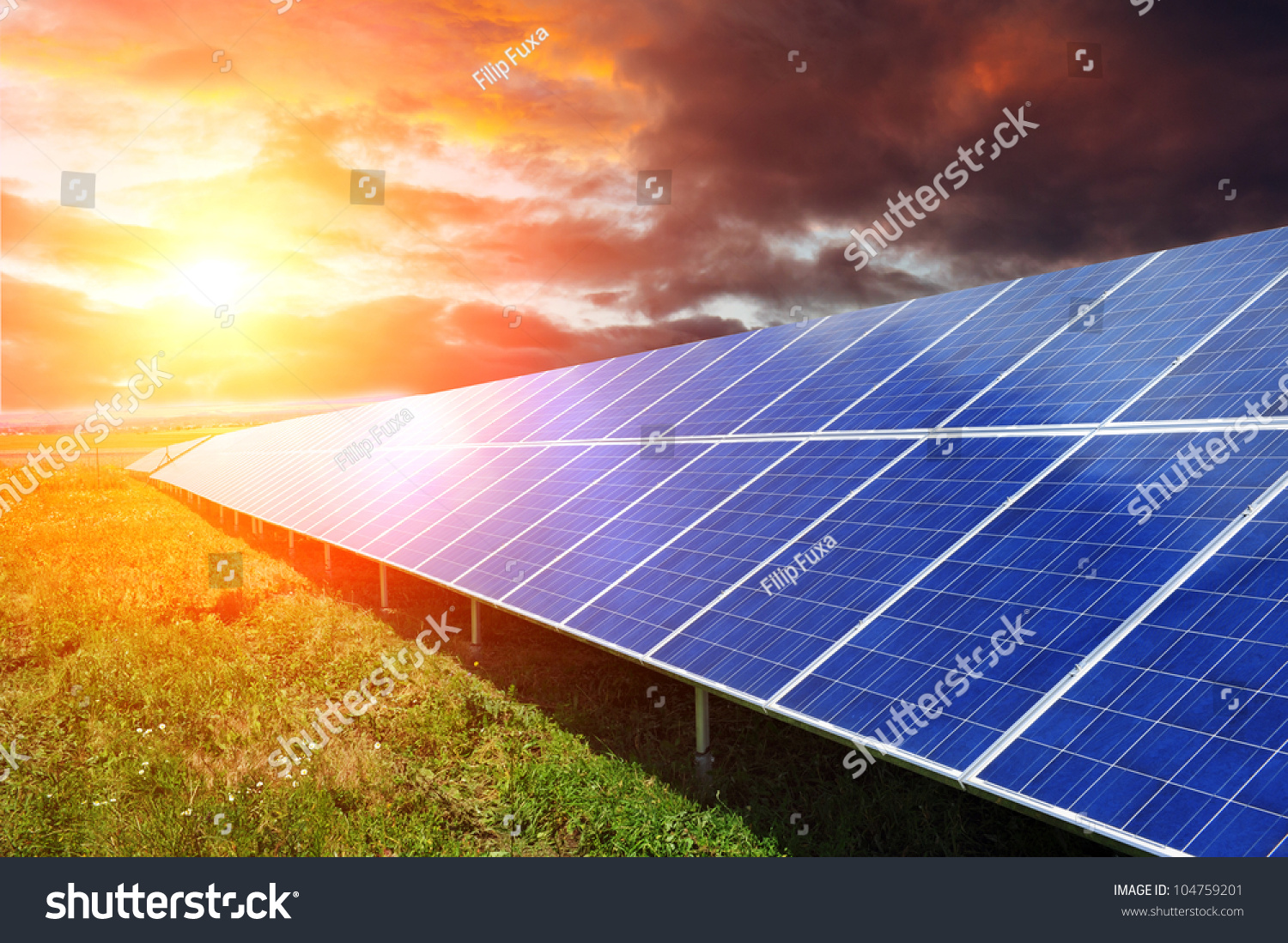 PowerPoint Template: Solar Cell Produces Green Environmentaly (ihlomujhi)