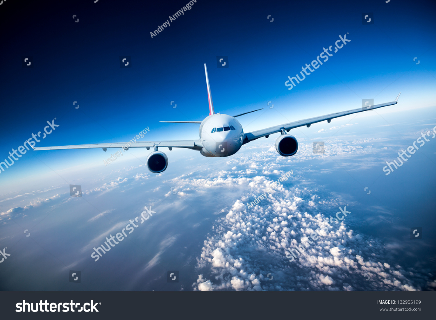 PowerPoint Template: Air Cargo Aircraft - Passenger (ikjummiuu)