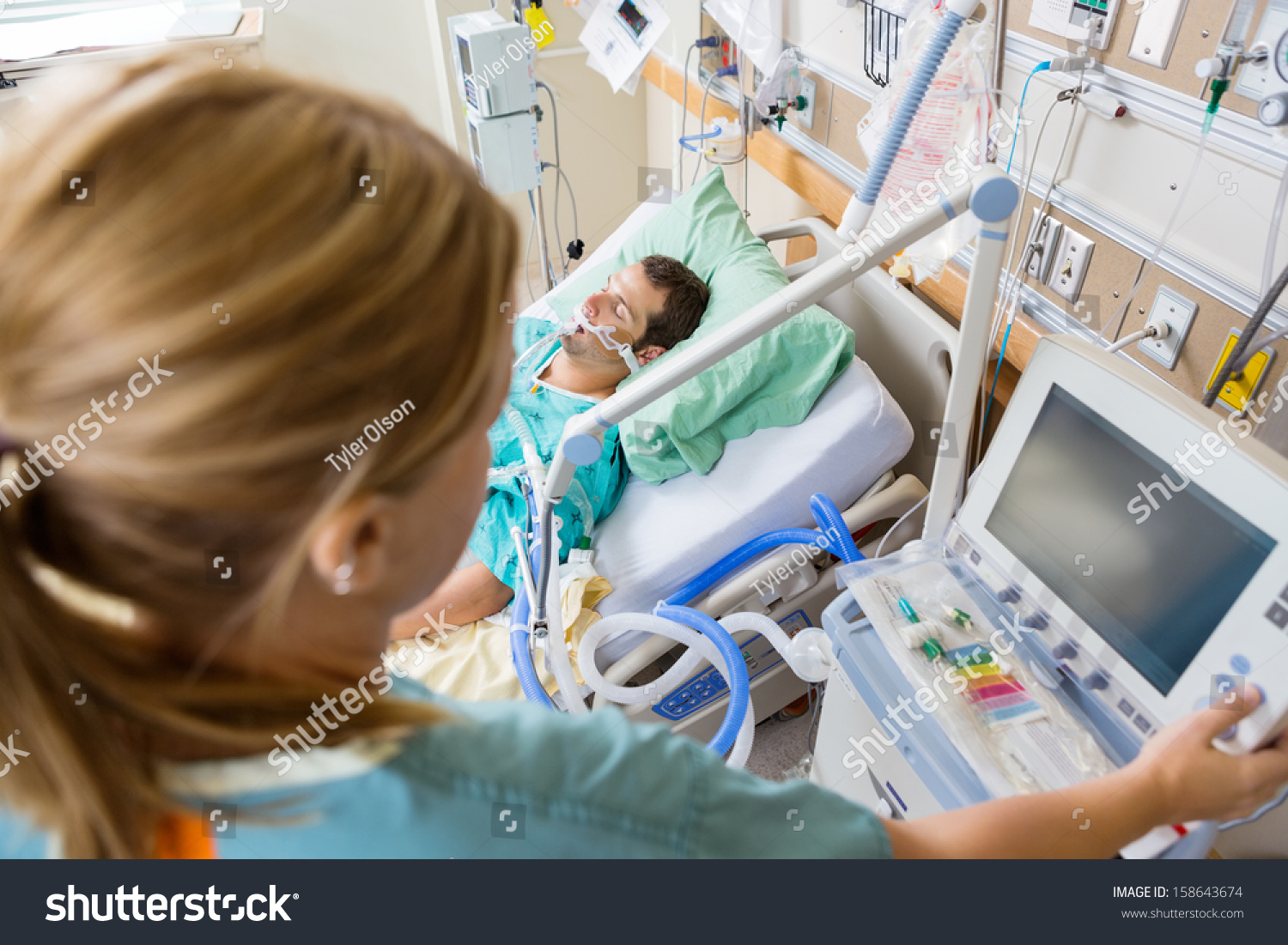 PowerPoint Template: Intensive Care Unit Critical - (impnlknol)