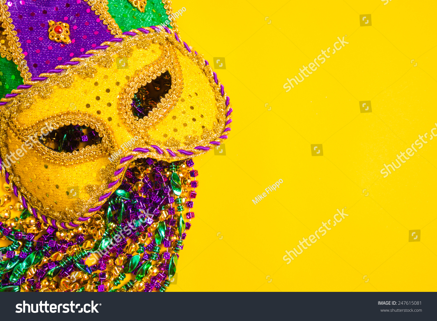 PowerPoint Template background traditional mardi gras disguise (jlonimhpi)