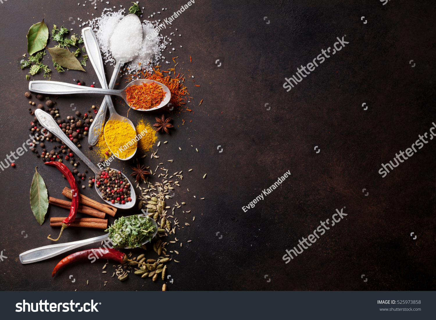 PowerPoint Template: ingredients food - various spices (mjmuokpmp)