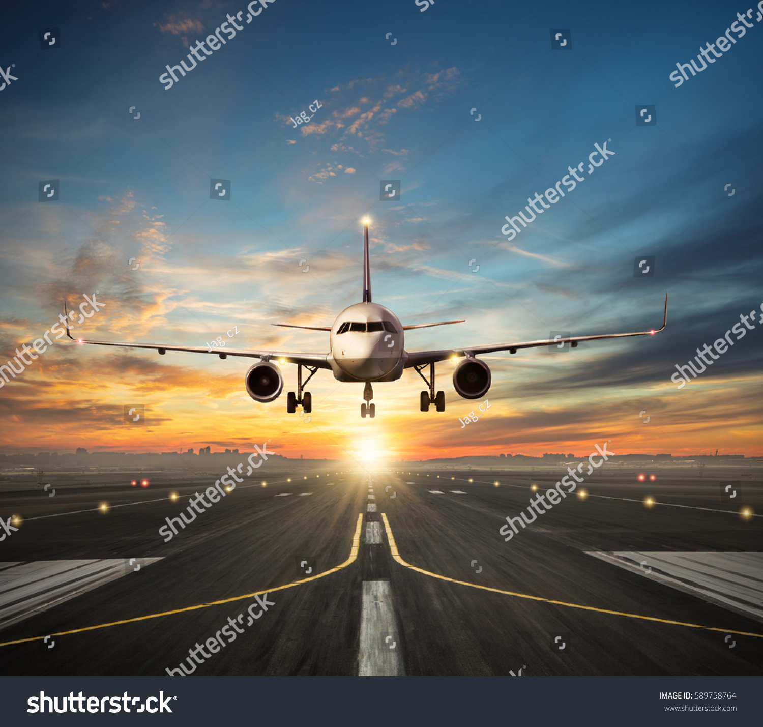 powerpoint-template-airline-aviation-passengers-airplane-mpuomponl