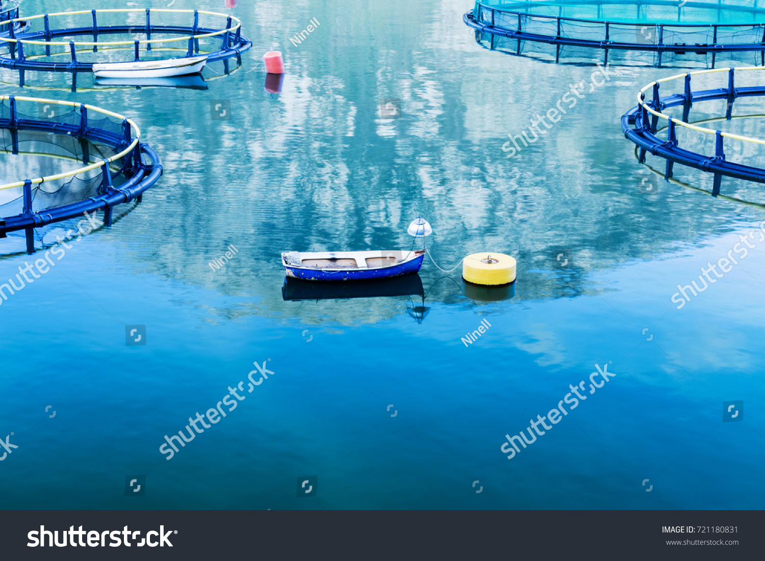 powerpoint-template-aquaculture-cages-fish-big-for-ojiiphpki