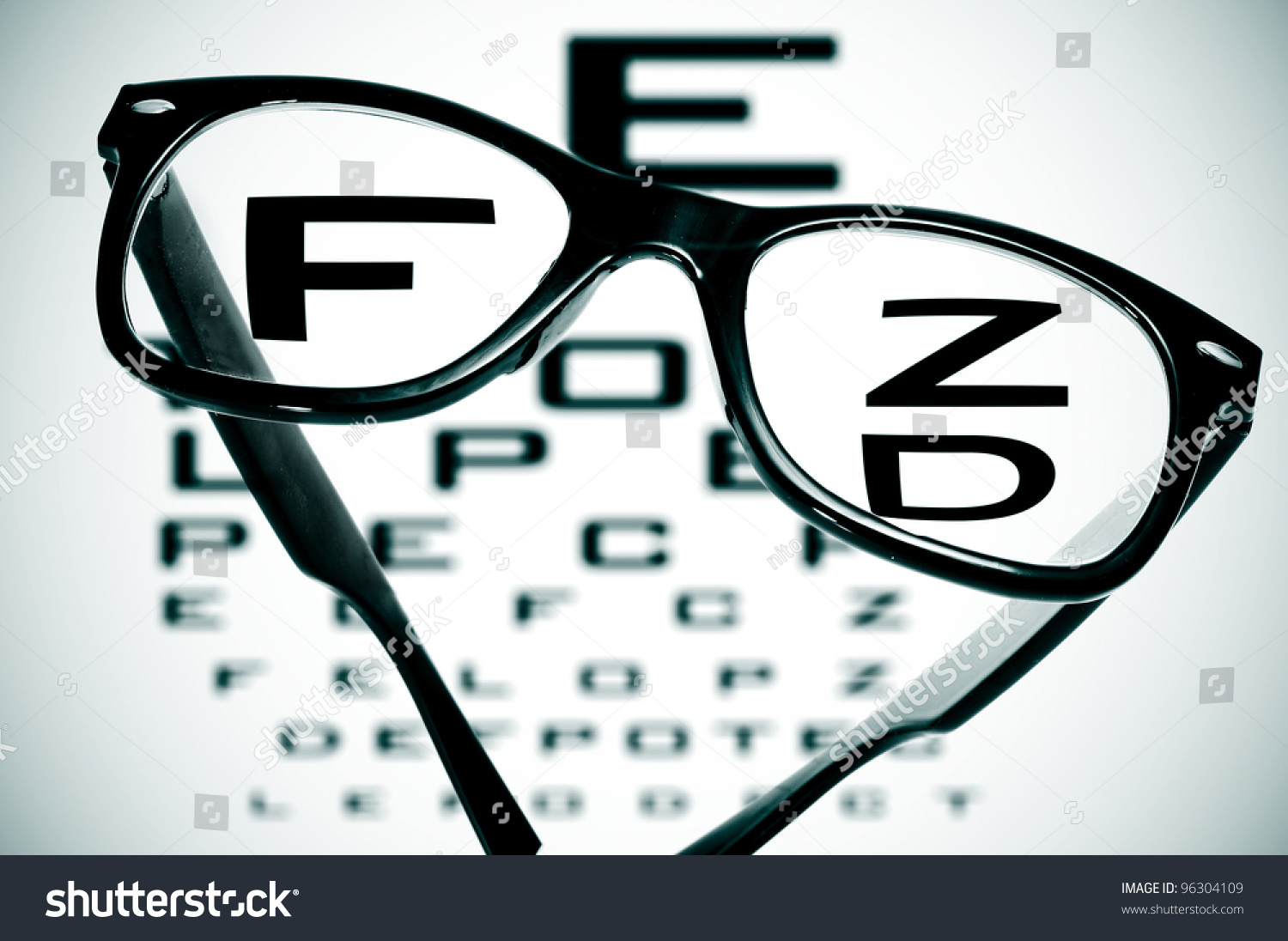 PowerPoint Template: eyeglasses over a blurry eye (unkhlihu)